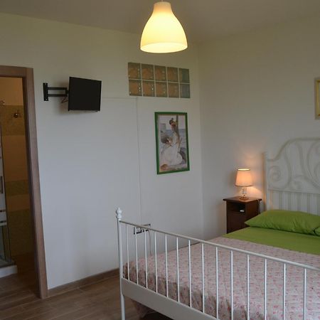 Monterubbiano Il Piccolo Carro Apartments חדר תמונה